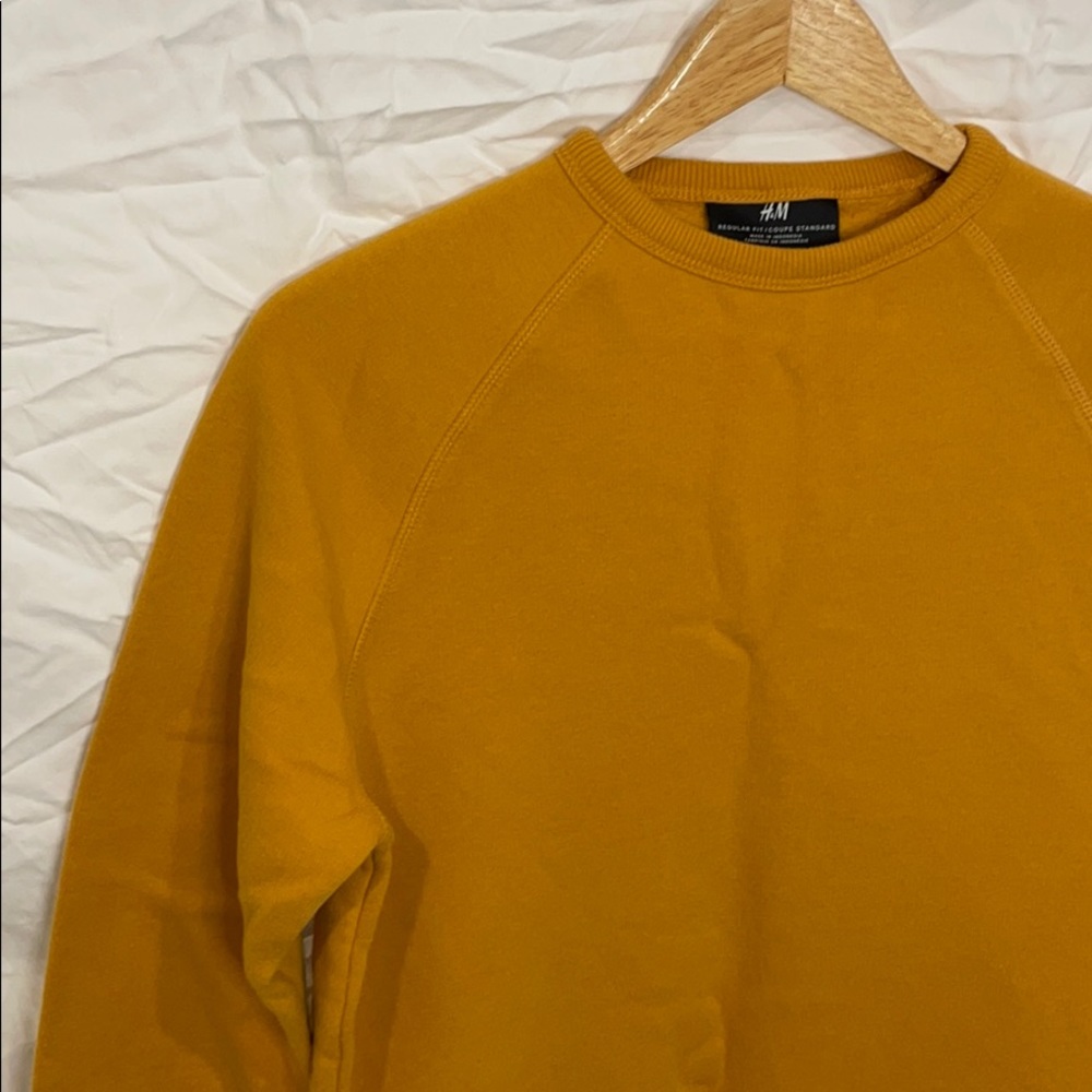 H&M XS Long Sleeve Regular Fit Mustard Sweater